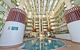 โรงแรมเอเทรียม